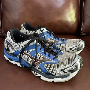 Mizuno Nirvana 8 Size 14